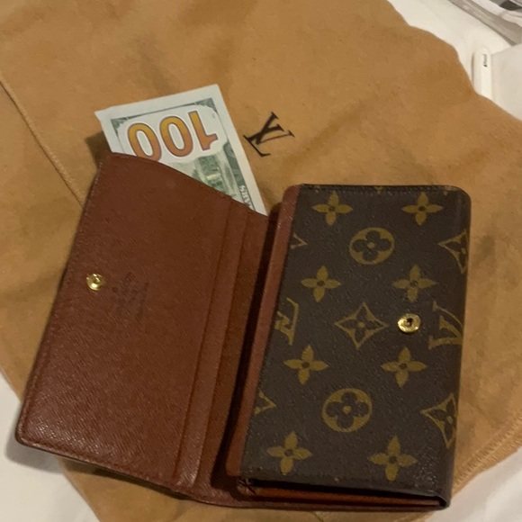 Louis Vuitton Handbags - LOUIS VUITTON PORTE-MONNAIR BILLETS TRESOR WALLET
